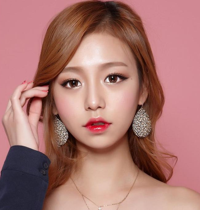 Donnatella Brown (Lentes Tórico para astigmatismo de duración Anual)