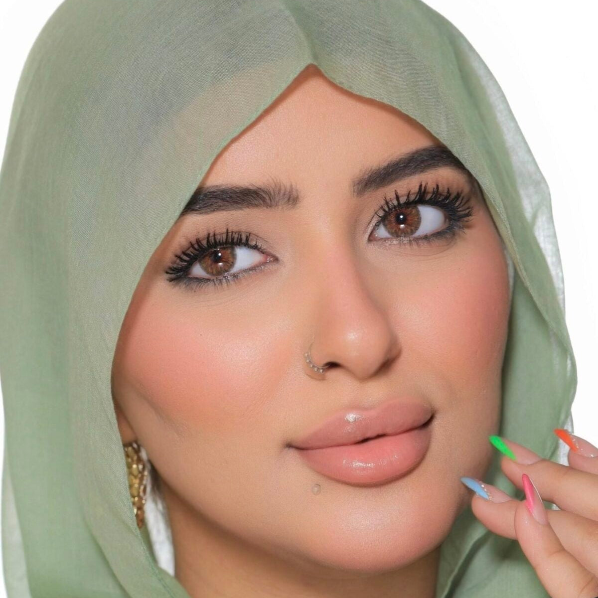Eloise Ambar (Lentes de Duración Anual)