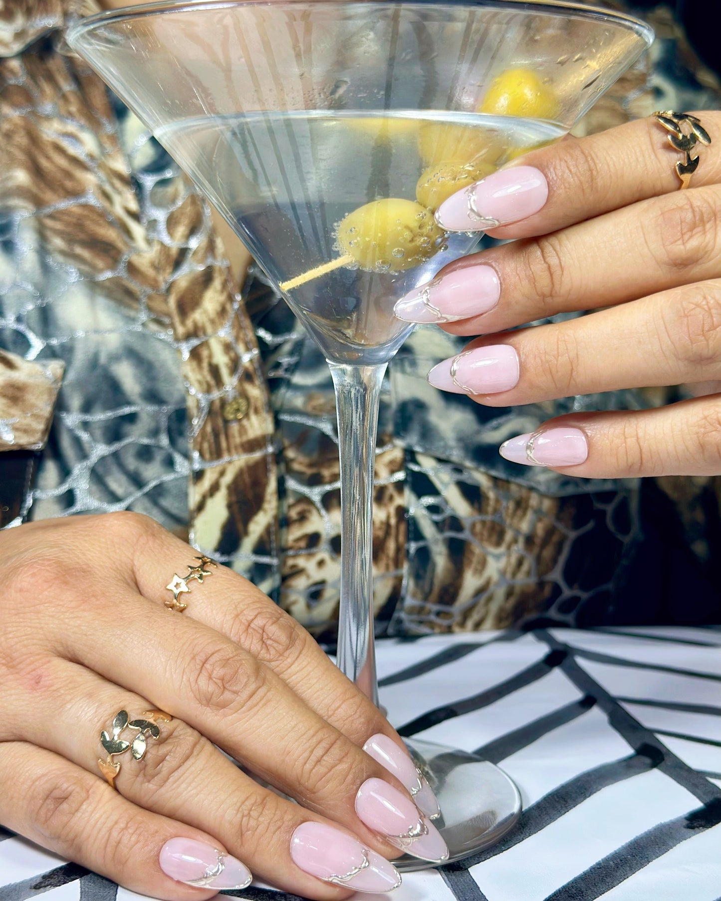 French Allure (Press-On Nails hechas a Mano)
