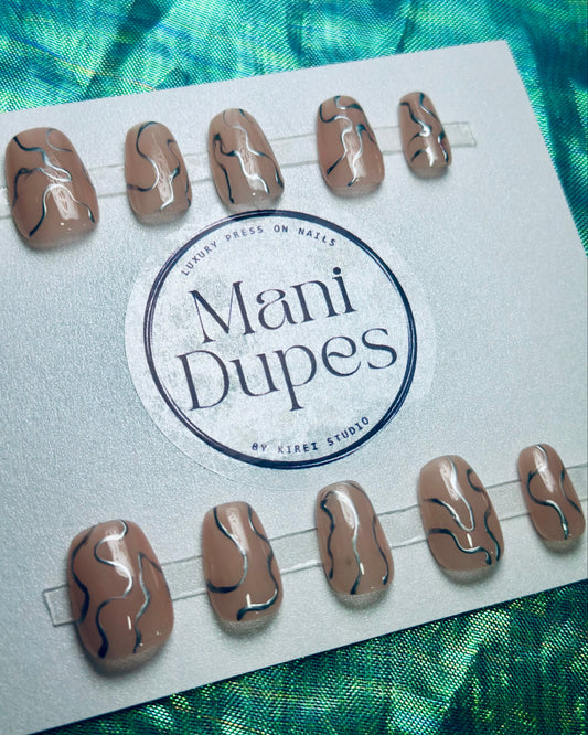 Silver Flux RTS (Press-On Nails hechas a Mano)